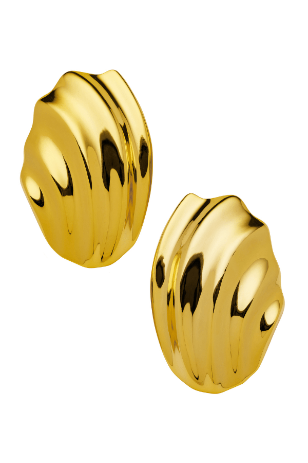 Celina Earrings by Amber Sceats, trendy gold clam-inspired earrings, handcrafted in Italy, perfect for adding glam to your summer night look.