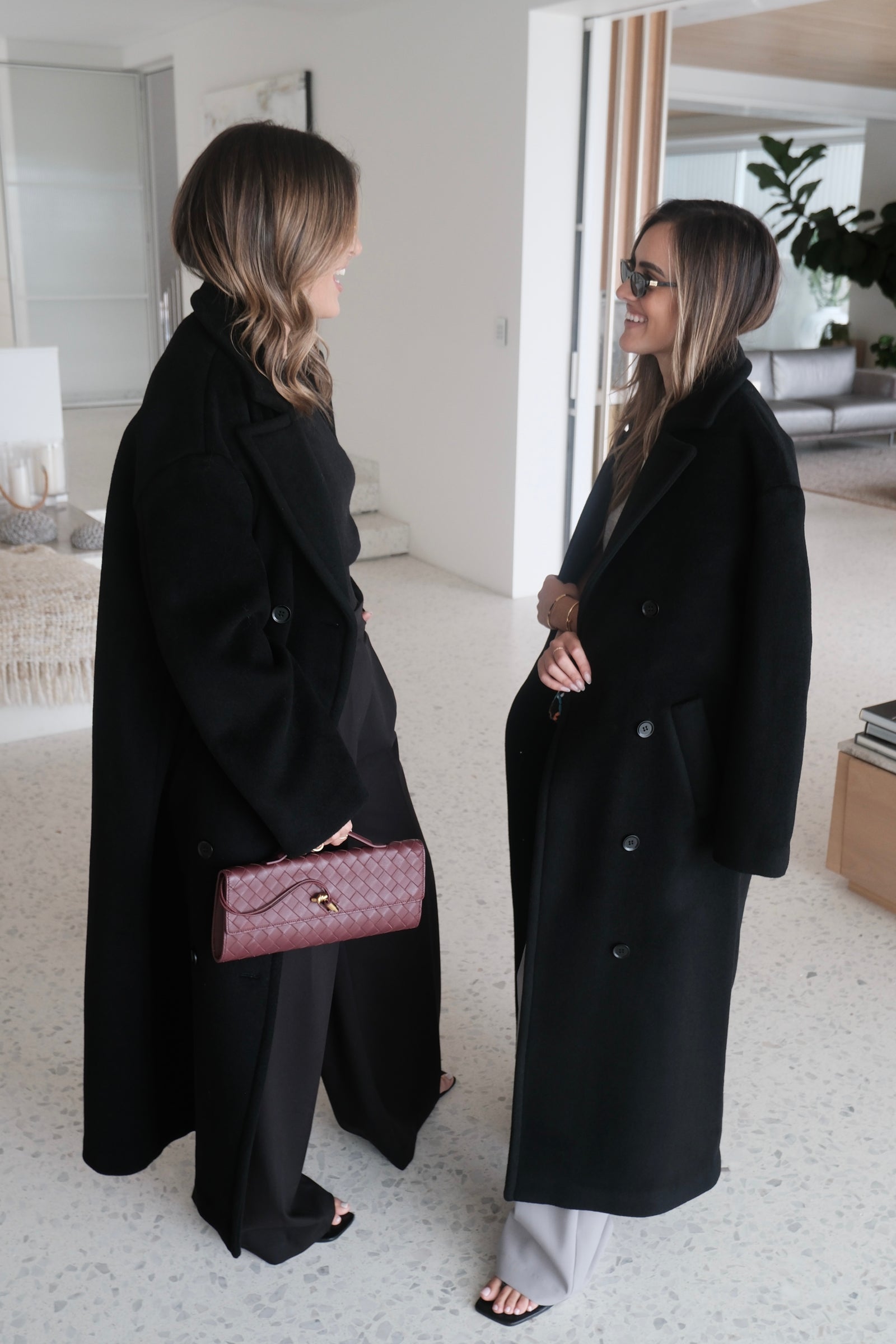 Double Breasted Coat Black by Sneaky Link – Timeless oversized wool coat combining warmth and sophistication. Perfect for any occasion.
