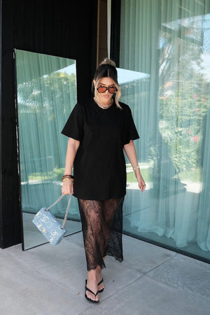 Lia Tee Black by Sneaky Link – Oversized 100% cotton boxy tee with short sleeves, perfect for layering or casual styling with denim.