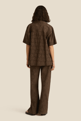 Darcy Shirt Aries by Soleil Soleil – an oversized shirt with star print and soft drape. Perfect for effortless styling.