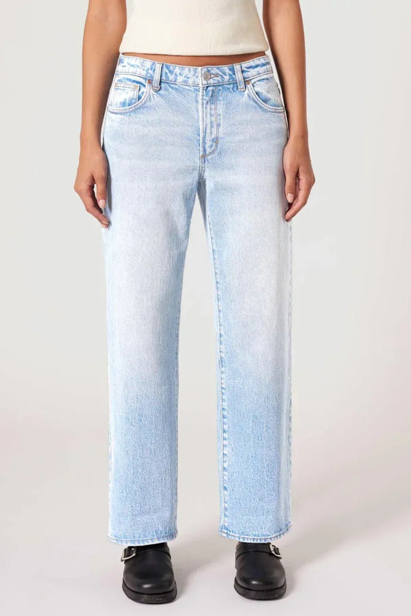 Daria Baggy Jetlag by Neuw Denim, baggy straight leg jeans in indigo wash. Perfect for everyday wear or relaxed styling.