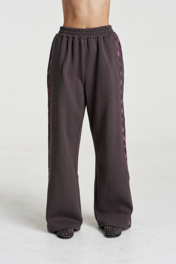 Eden Trackpant Shadow by Summi Summi – relaxed brushed fleece trackpants for elevated everyday comfort.