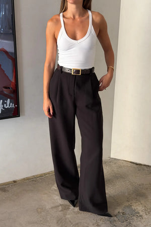Emery Suit Pant Black by Sneaky Link – tailored pants with slight stretch and structured fit. Perfect for polished everyday styling.
