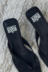 Kitty Heel Black by Sneaky Link – Stylish and comfortable kitten heel with a 4cm height, leather upper and lining, and a sleek glossy finish. Perfect for everyday wear.