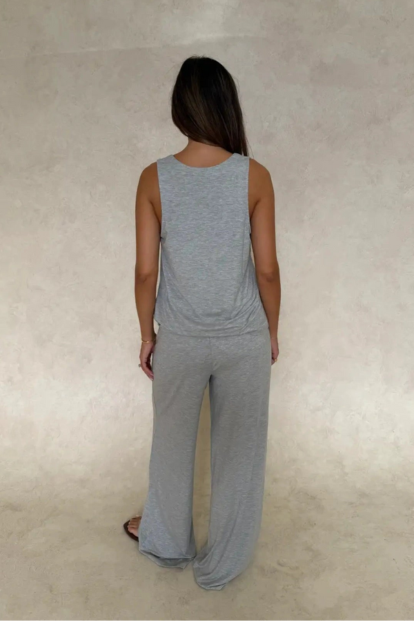 Hunter Tank Top Grey by Sneaky Link – a relaxed scoop-neck tank with soft stretch and fluid drape. Perfect for effortless layering.