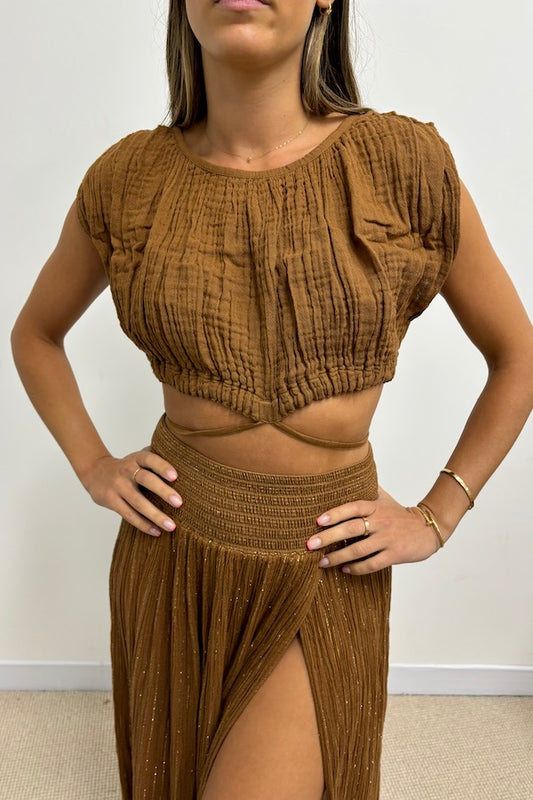 Alina Top Coco by D'Artemide, soft cotton with a curved neckline and drawstring waist, perfect for trendy everyday wear and viral casual styles.