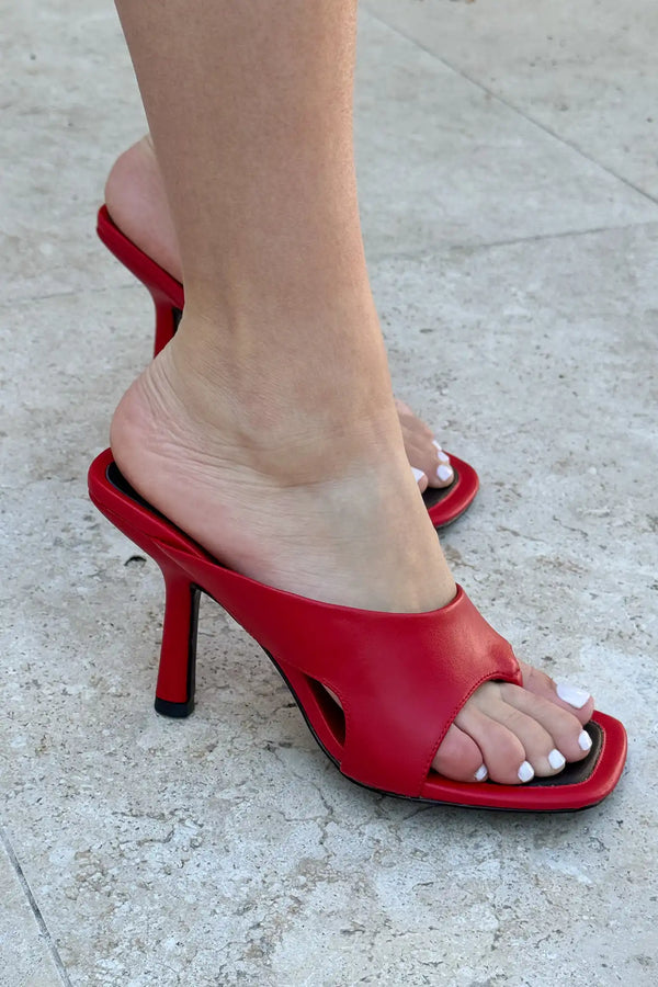 Bijou Scarlet Leather