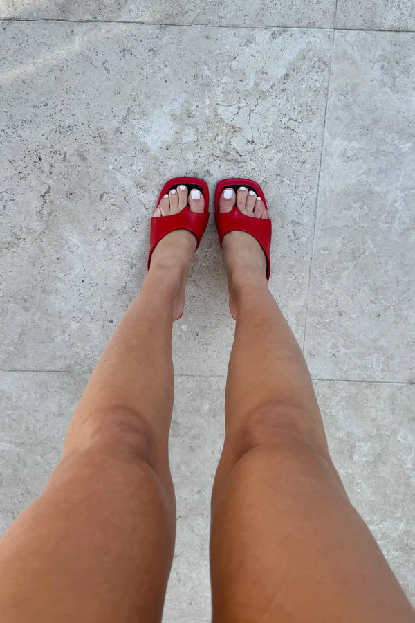 Bijou Scarlet Leather