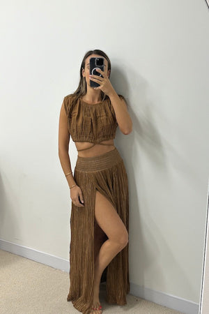 Alina Top Coco by D'Artemide, soft cotton with a curved neckline and drawstring waist, perfect for trendy everyday wear and viral casual styles.