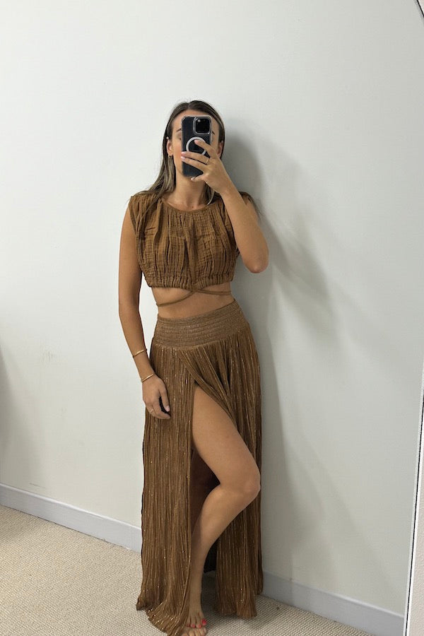 Alina Top Coco by D'Artemide, soft cotton with a curved neckline and drawstring waist, perfect for trendy everyday wear and viral casual styles.