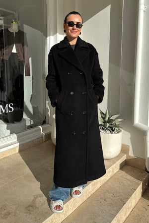Double Breasted Coat Black by Sneaky Link – Timeless oversized wool coat combining warmth and sophistication. Perfect for any occasion.