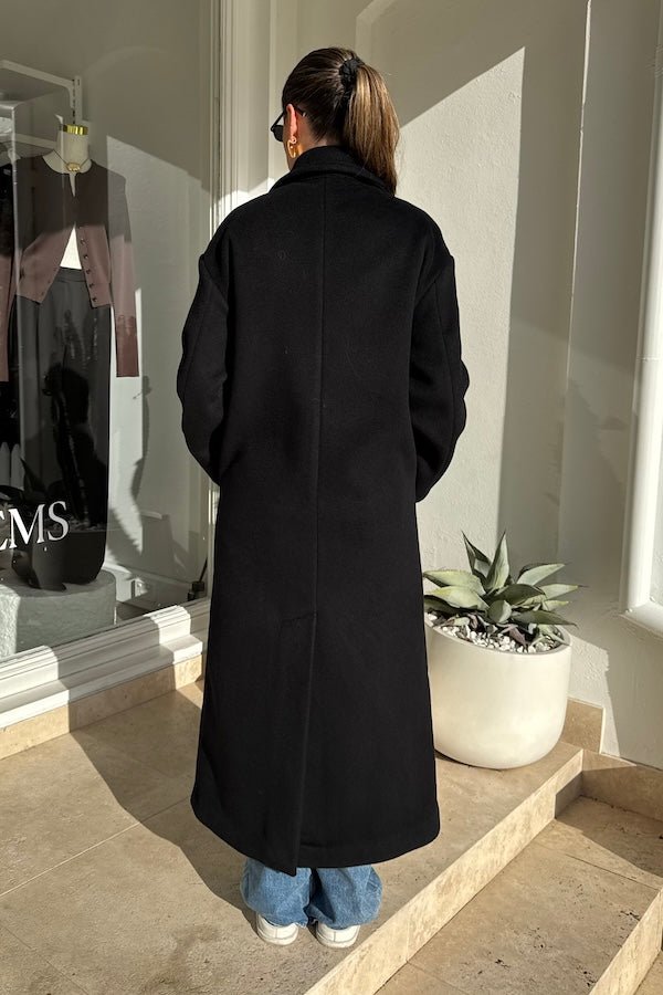 Double Breasted Coat Black by Sneaky Link – Timeless oversized wool coat combining warmth and sophistication. Perfect for any occasion.