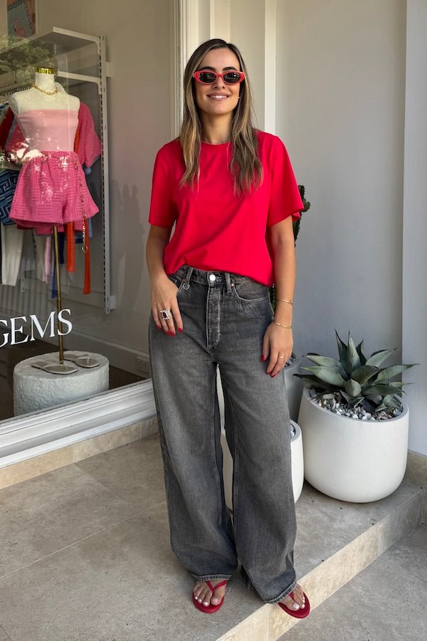 Boyfriend Tee Red by Sneaky Link – A trendy, relaxed-fit staple crafted from soft cotton, this vibrant red tee adds effortless cool to casual wardrobes.