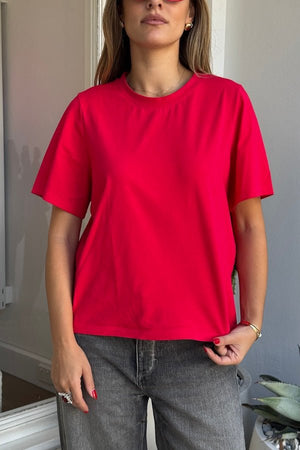 Boyfriend Tee Red by Sneaky Link – A trendy, relaxed-fit staple crafted from soft cotton, this vibrant red tee adds effortless cool to casual wardrobes.