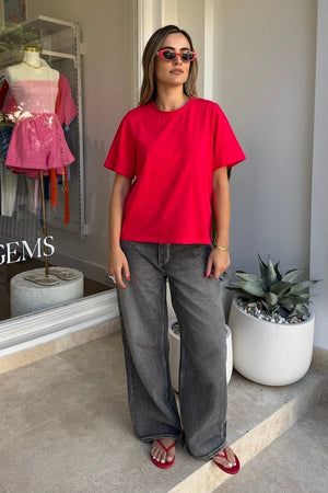 Boyfriend Tee Red by Sneaky Link – A trendy, relaxed-fit staple crafted from soft cotton, this vibrant red tee adds effortless cool to casual wardrobes.