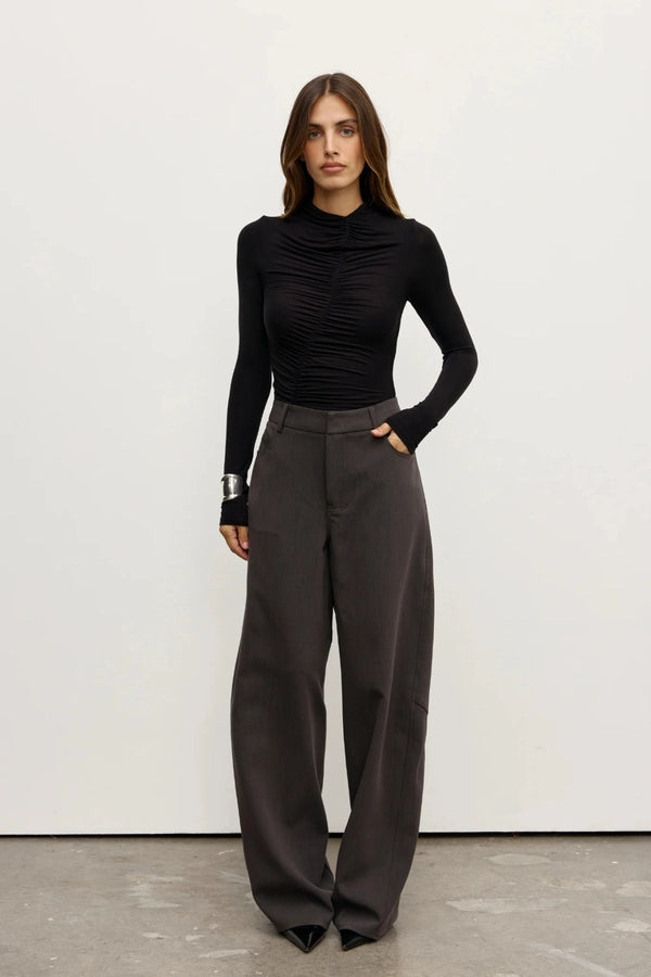 Kelsie Bodysuit Shadow by Bayse – long sleeve fitted bodysuit with centre-front ruching and second-skin fit.