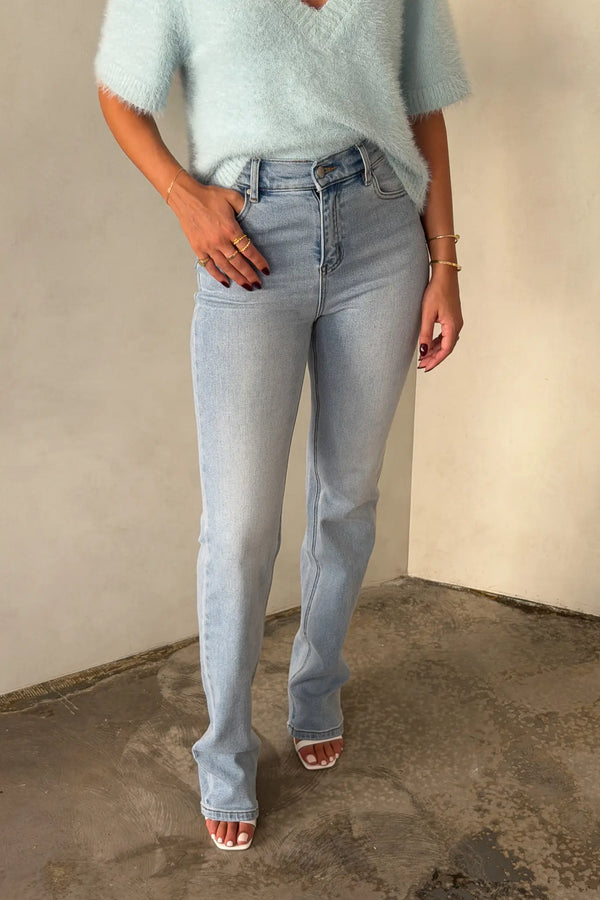 Kendrick Straight Leg Jean Light Blue by Sneaky Link – a viral stretch denim with straight fit. Perfect for everyday styling.