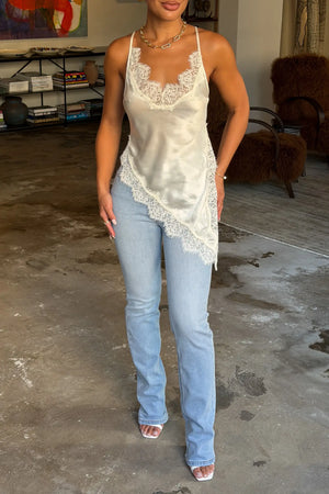 Kendrick Straight Leg Jean Light Blue by Sneaky Link – a viral stretch denim with straight fit. Perfect for everyday styling.