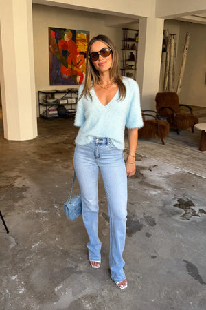 Kendrick Straight Leg Jean Light Blue by Sneaky Link – a viral stretch denim with straight fit. Perfect for everyday styling.