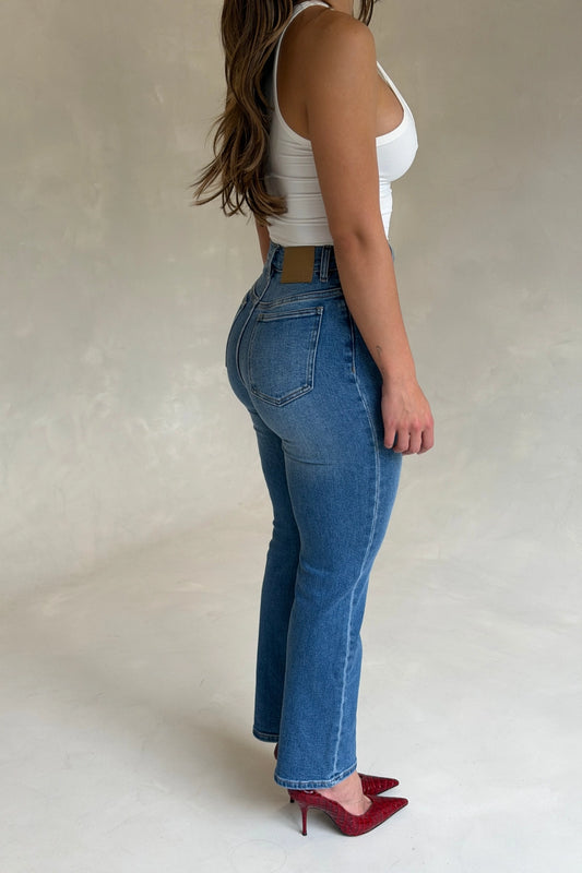 Kennedy Jean Indigo by Sneaky Link – high waisted cropped jeans with stretch denim. Perfect for everyday styling.