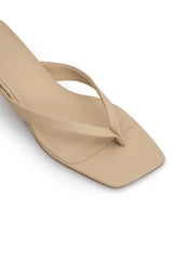 Kitty Heel Beige by Sneaky Link – a leather kitten heel with sleek finish and low height. Perfect for everyday styling.