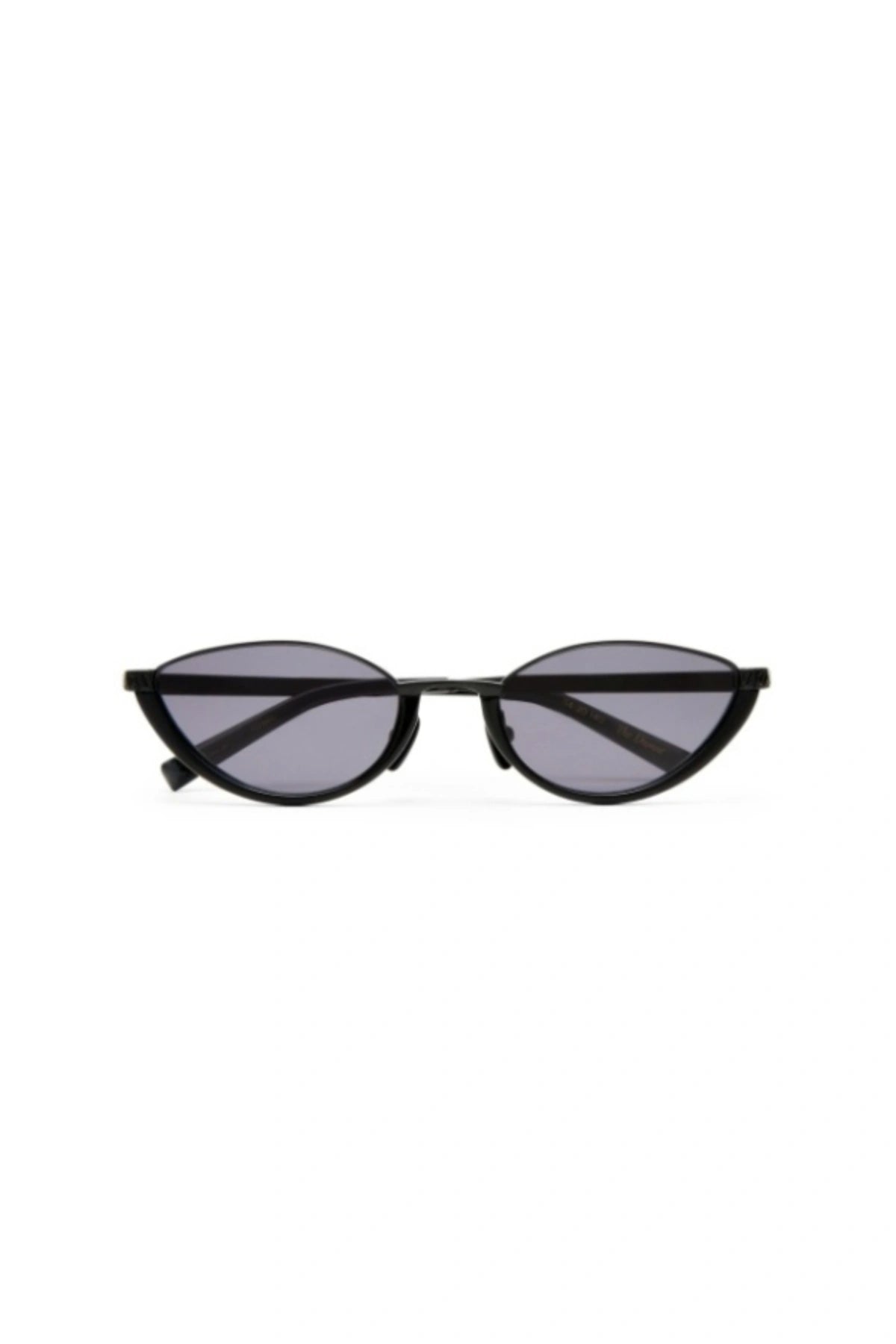 Lia Black by Luv Lou, cat-eye sunglasses with black frame and smoke lenses, a trendy piece perfect for timeless everyday wear or chic summer styling.