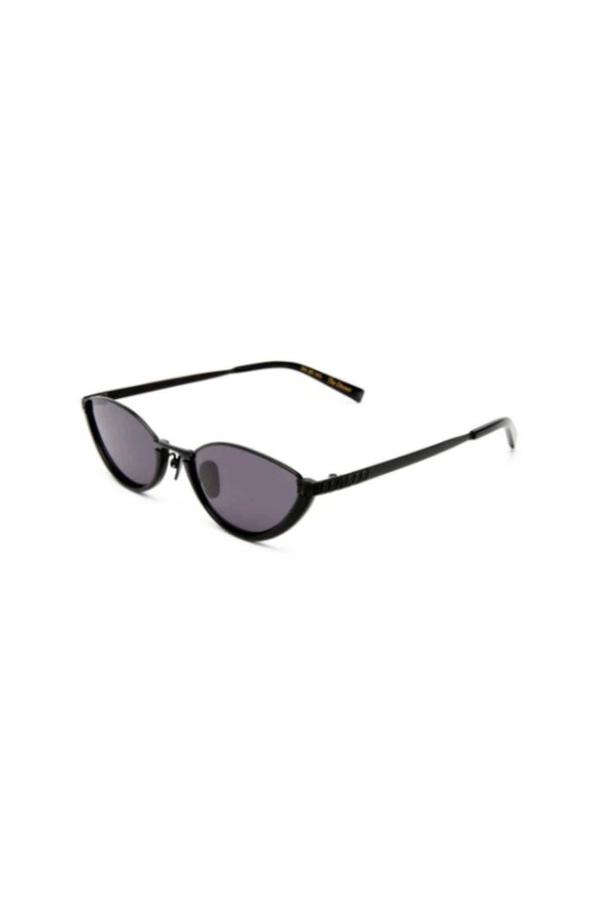 Lia Black by Luv Lou, cat-eye sunglasses with black frame and smoke lenses, a trendy piece perfect for timeless everyday wear or chic summer styling.