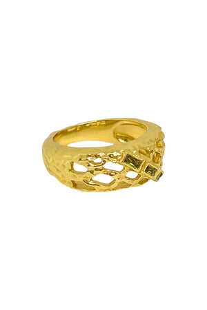 Manon Ring Gold by Mountain and Moon – 18K gold plated ring with olive cubic zirconia lattice band.