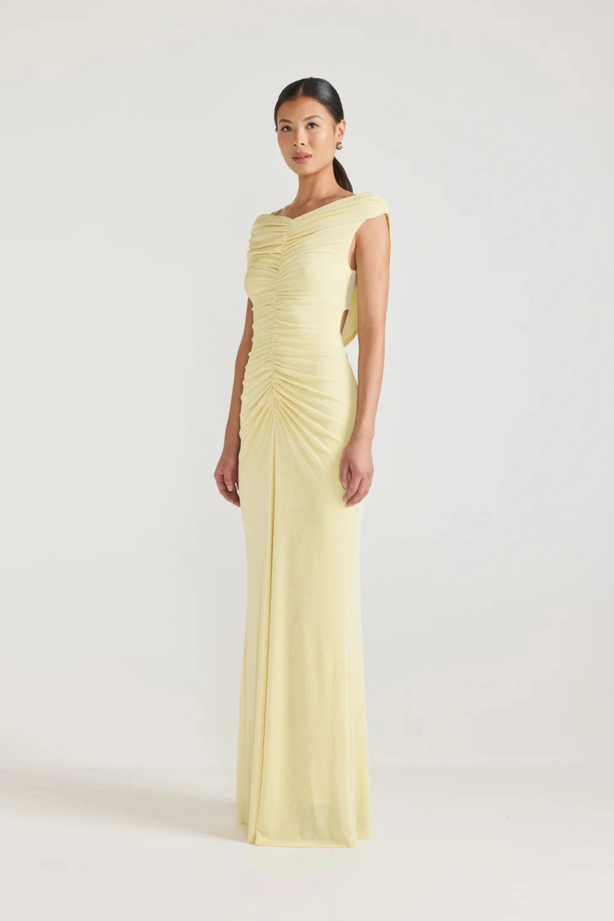 Marjori Dress Lemonade by Tojhà, jersey maxi with diagonal gathers and open back detail, a trendy piece perfect for formal occasions or chic evenings.