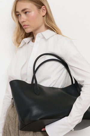 Marlow Tote Black by Reh Studios - genuine leather tote with spacious interior and sleek structure, perfect for work, travel, and daily essentials.
