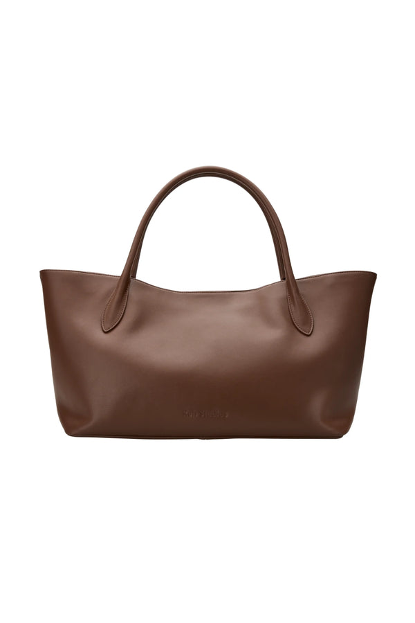 Marlow Tote Mocha by Reh Studios – a structured leather tote with spacious interior and sleek finish. Perfect for work or travel days.