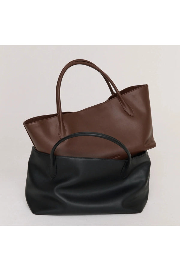 Marlow Tote Mocha by Reh Studios – a structured leather tote with spacious interior and sleek finish. Perfect for work or travel days.