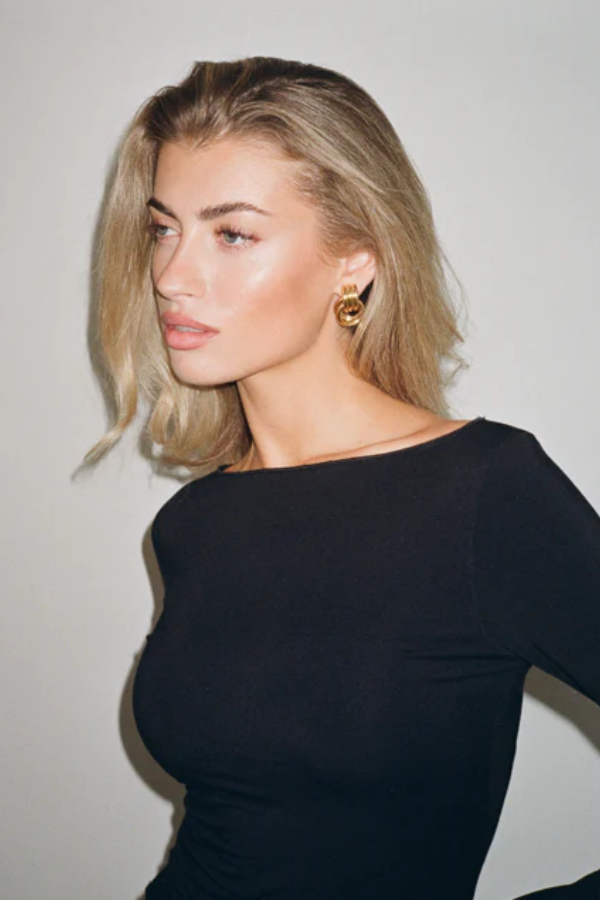 Mini Knot Earrings Gold by Heaven Mayhem – gold knot earrings with sleek design. Perfect for everyday styling.