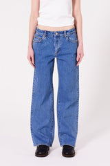 Daria Boyfriend New Wave by Neuw Denim, trendy mid-rise jeans with a relaxed boyfriend fit and straight-leg profile. Perfect for a laid-back, low-slung look, offering added comfort with comfort stretch fabric.