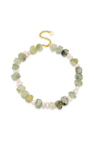 Palma Necklace by Amber Sceats – handcrafted in Italy with 24K gold plating, prehnite stones, and freshwater pearls for timeless luxury.
