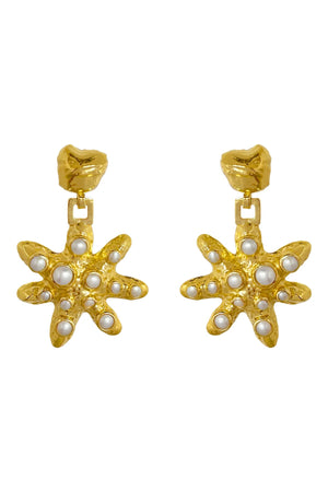 Pari Earrings Gold by Mountain and Moon – gold plated statement earrings with bold design. Perfect for elevated styling.