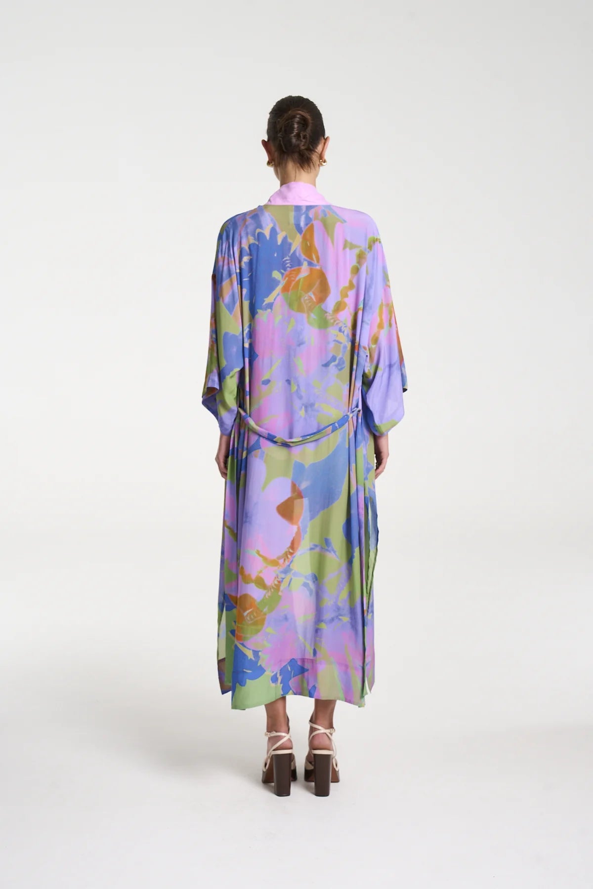 ROBE – BANANAS by Summi Summi, one-size viscose robe with contrast lilac trim and playful banana print. Perfect for holidays or lounging.