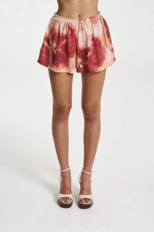 Relaxed Short by Summi Summi — a cotton Aloha-print short with an elastic waistband and relaxed leg, perfect for breezy everyday styling.