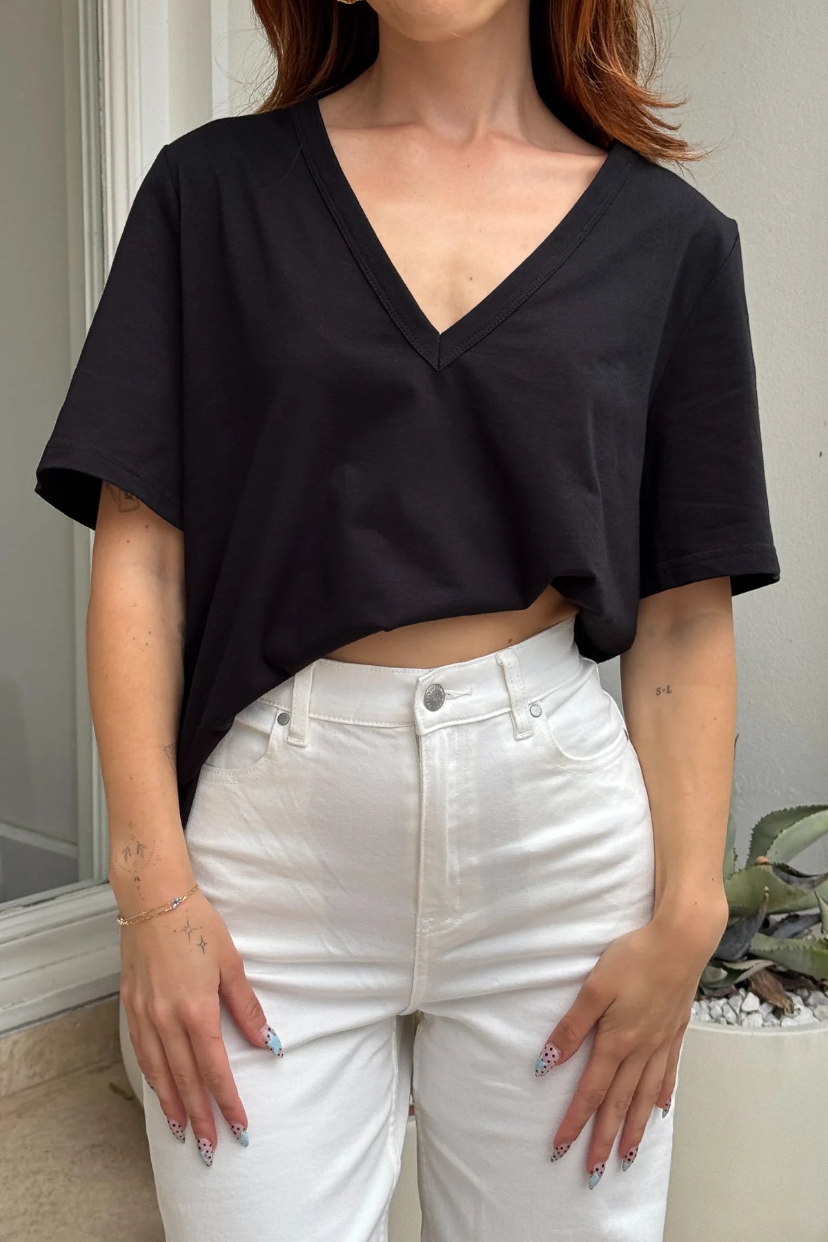 Carter V Neck Tee Black