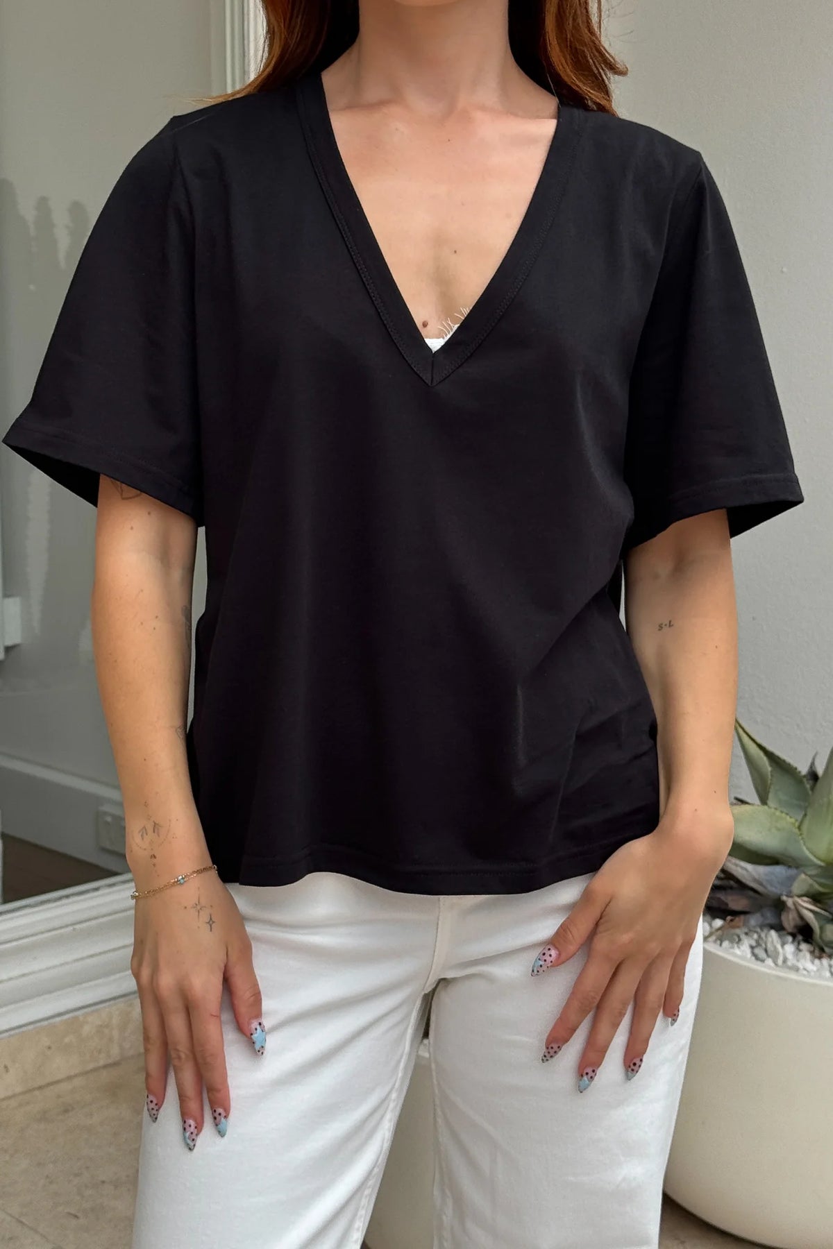 Carter V Neck Tee Black