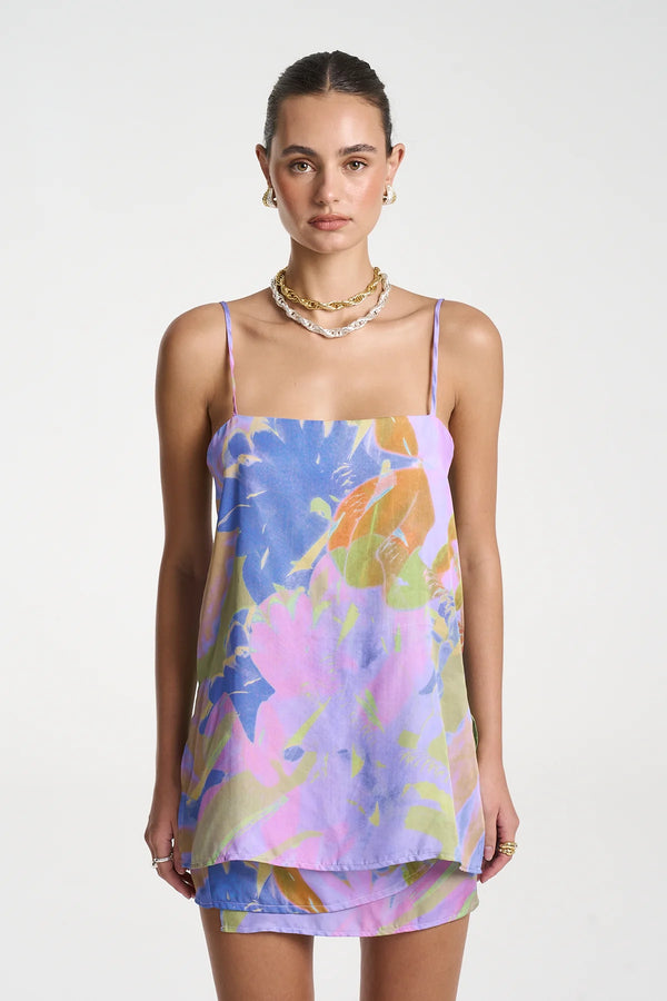 SHIFT TUNIC TOP – BANANAS by Summi Summi, printed cupro-rayon tunic with side slits and adjustable straps. Perfect for resort styling.