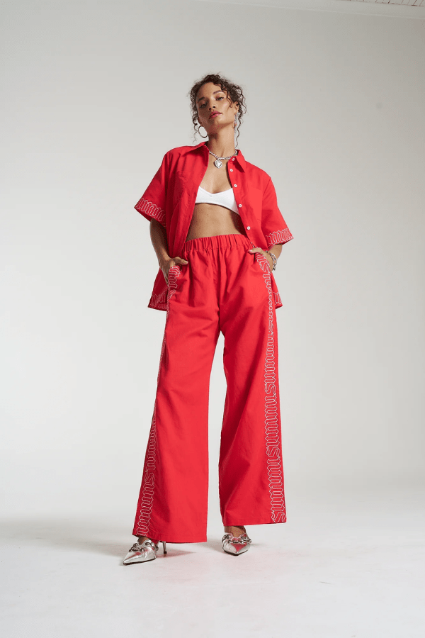 Sig Linen Shirt Scarlet by Summi Summi – a boxy shirt with embroidered trim and relaxed fit. Perfect for everyday styling.