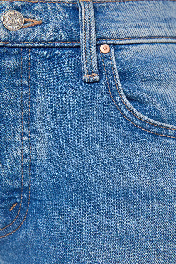 The Rerun Zip Skimp Just An Animal by MOTHER – high rise wide leg jeans in blue denim. Perfect for everyday styling.