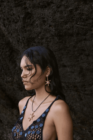 Thea Earrings Gold by Mountain and Moon – gold earrings with pearl drop and hammered finish. Perfect for elevated styling.
