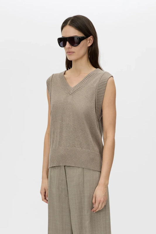 Tori Knit Vest Top Oat by Camilla and Marc – a cropped V-neck knit with ribbed edges. Perfect for layering or casual styling.