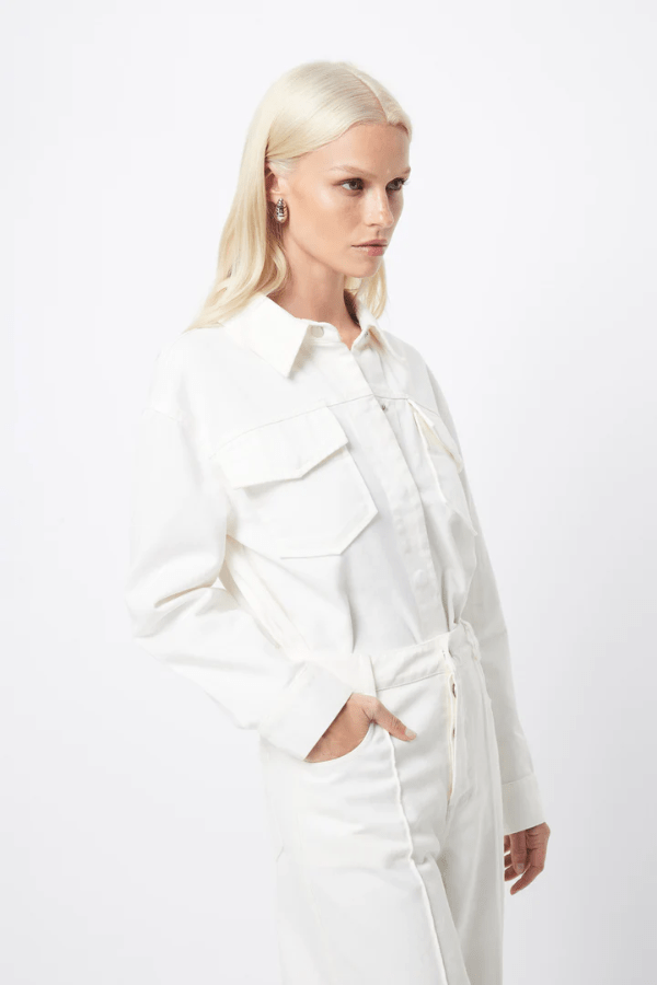 Transpire Shirt White by Mossman – a relaxed cotton shirt with patch pockets and curved hem. Perfect for casual styling.