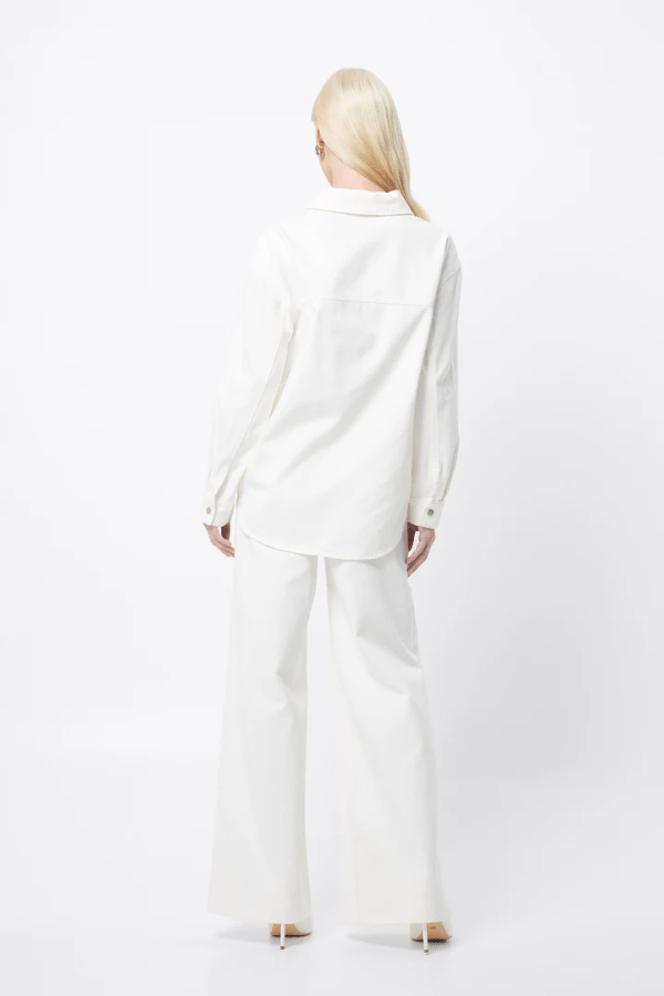 Transpire Shirt White by Mossman – a relaxed cotton shirt with patch pockets and curved hem. Perfect for casual styling.