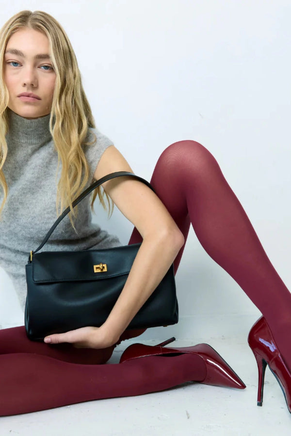 Valentina Bag Black by Reh Studios – a structured leather bag with adjustable strap and dual compartments. Perfect for everyday wear.