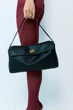 Valentina Bag Black by Reh Studios – a structured leather bag with adjustable strap and dual compartments. Perfect for everyday wear.