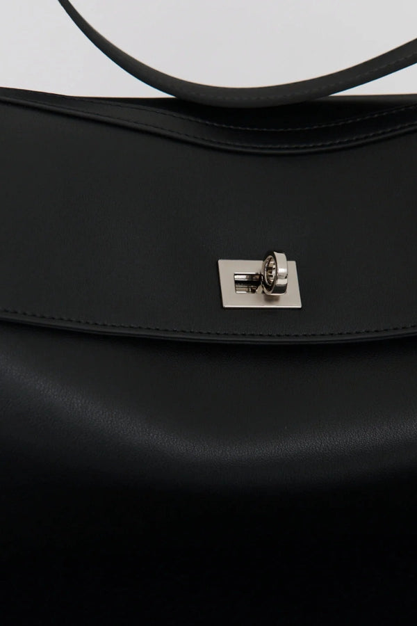 Valentina Bag Silver by Reh Studios – a structured leather bag with adjustable strap and dual compartments. Perfect for everyday wear.